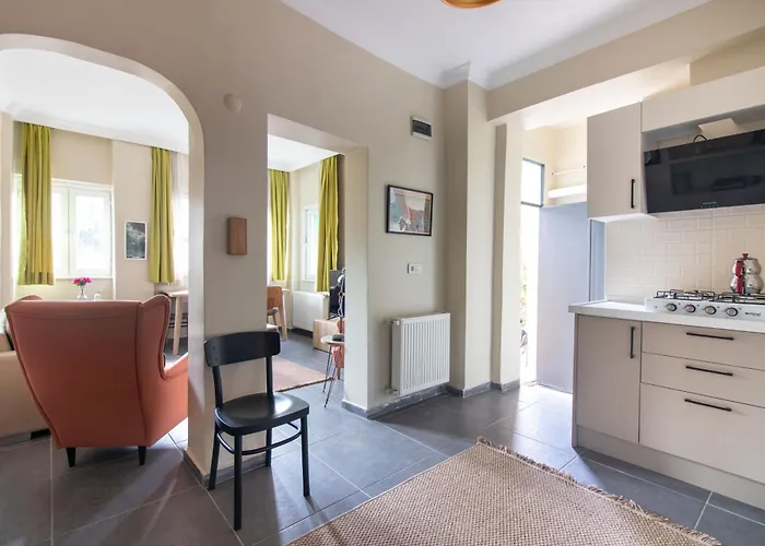 Calm & Charming 1br With Shared Lush Garden Access Apartamento *