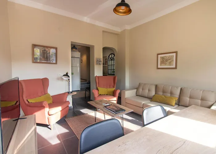 Calm & Charming 1br With Shared Lush Garden Access Apartamento Estambul