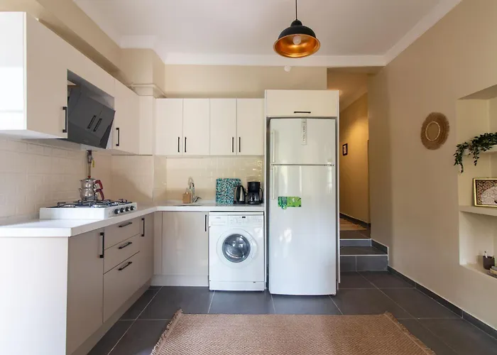 Calm & Charming 1br With Shared Lush Garden Access * 伊斯坦布尔