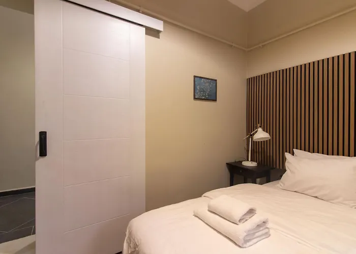 Calm & Charming 1br With Shared Lush Garden Access Estambul