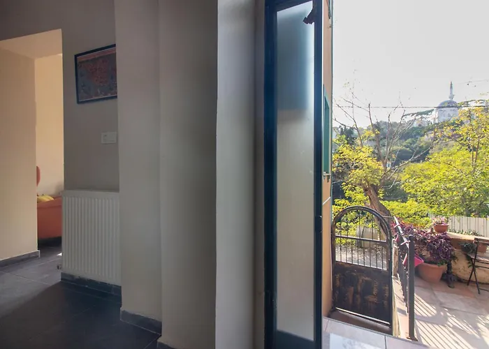 Calm & Charming 1br With Shared Lush Garden Access Apartamento Estambul