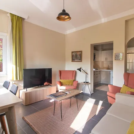 Calm & Charming 1br With Shared Lush Garden Access 公寓 *