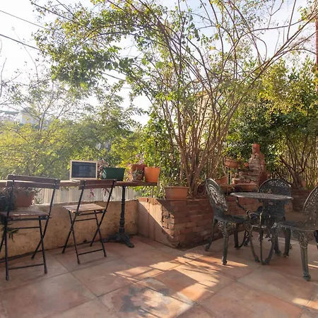 Calm & Charming 1br With Shared Lush Garden Access 公寓